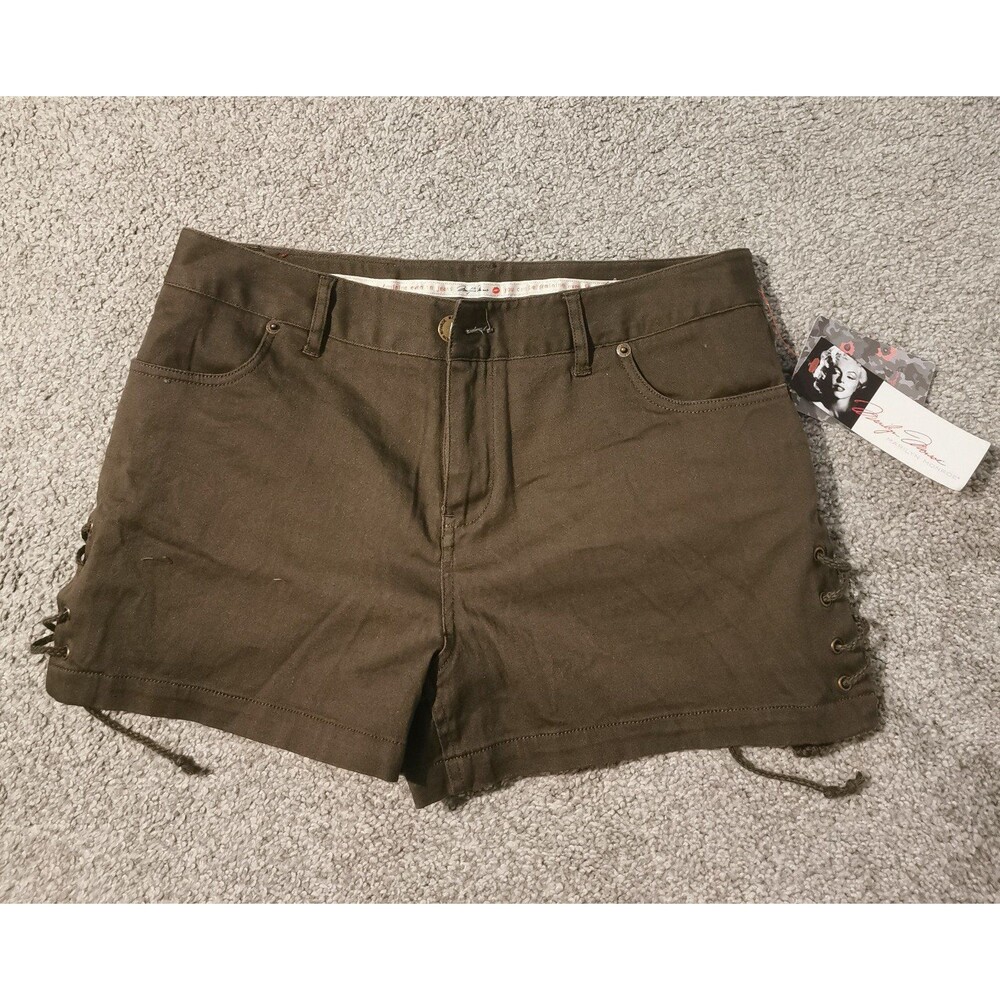 NWT Marilyn Monroe Green shorts size 26